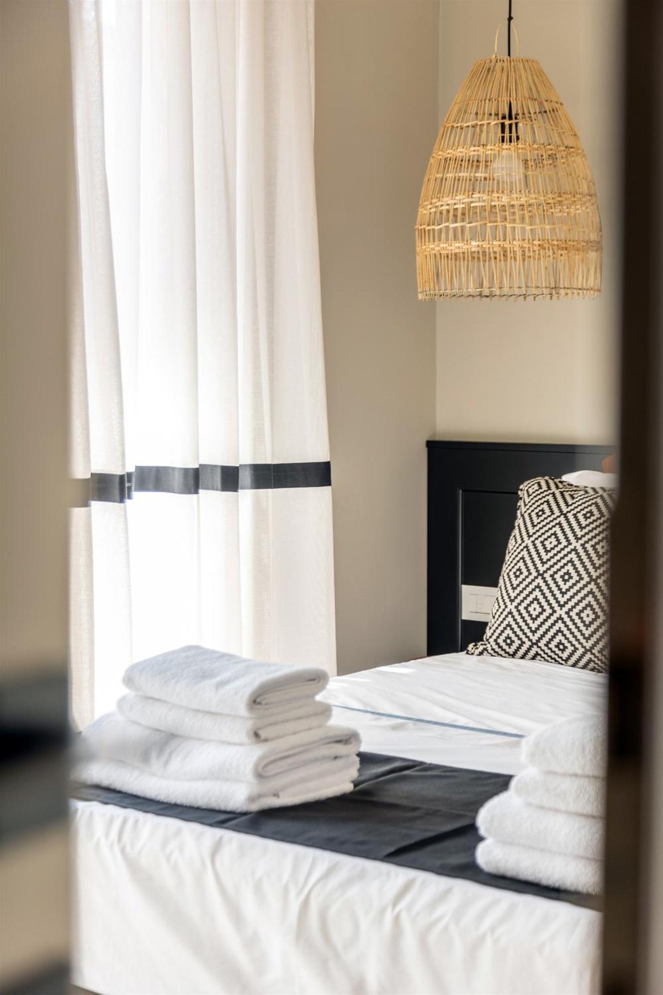 Andrews Luxury Suites Near The Airport Heraklion (Crete) Exterior foto